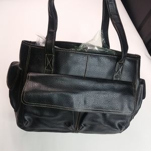 Relic Large Pockets Black Pebbled Handbag